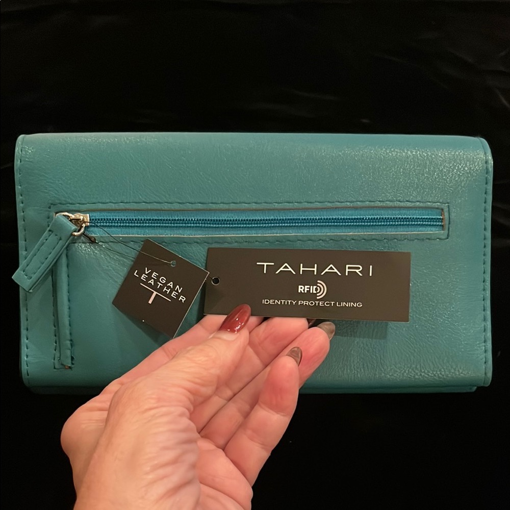 Tahari Vegan Leather Wallet with Identity Protection Lining & Lots of Space! NWT - Picture 9 of 9